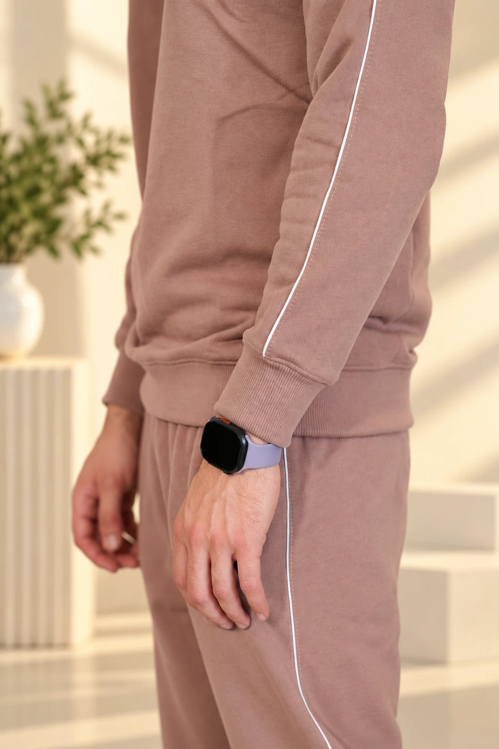 Close view of Men ribbed cuff and sleeve piping